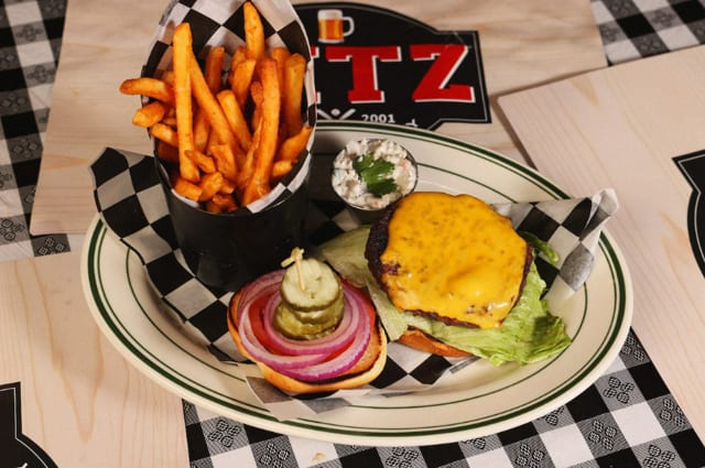 Kids Cheeseburger.